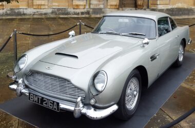 aston martin db5